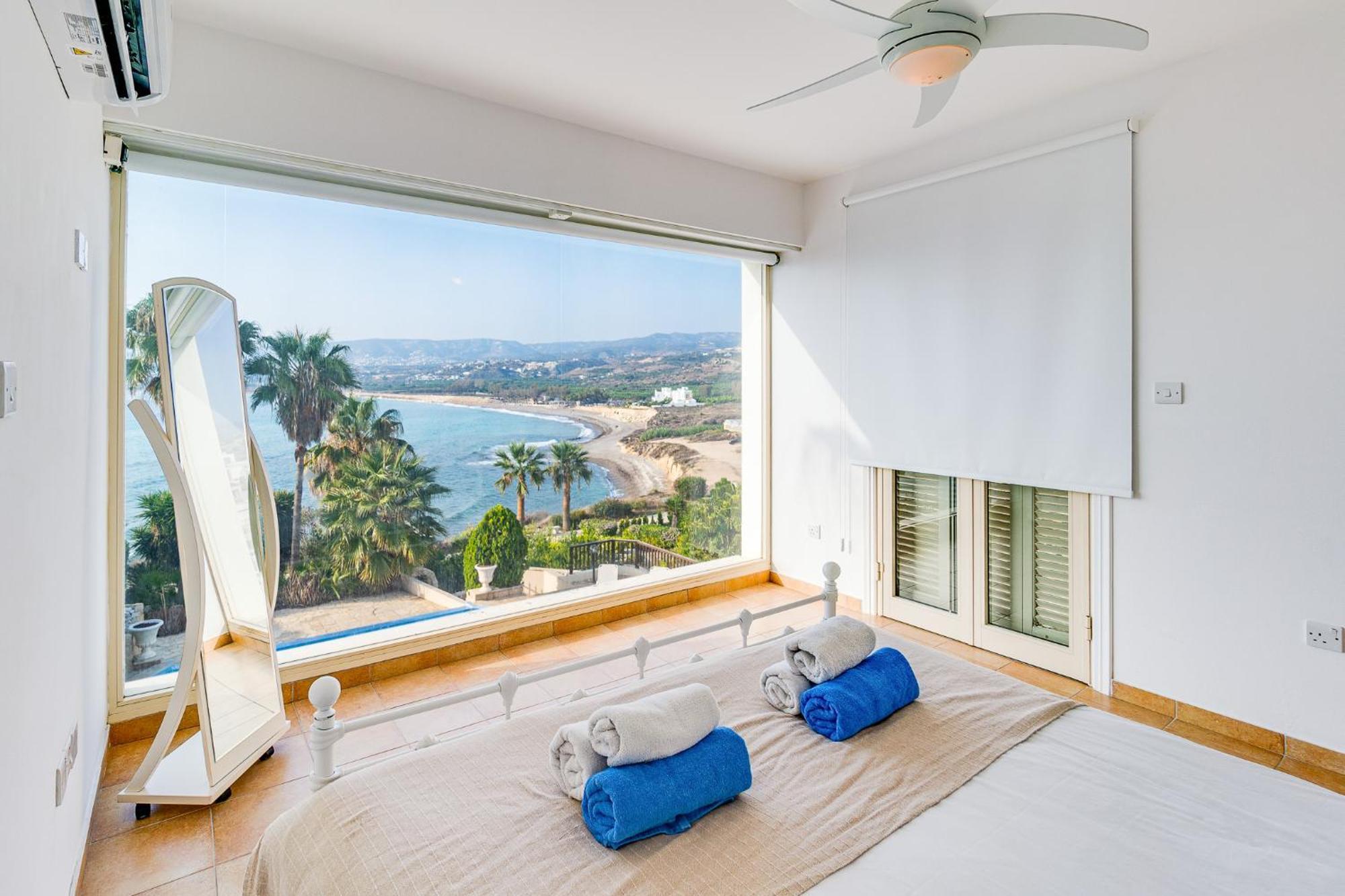 Beach Front Villa Mer Blu By Ezoria Villas Coral Bay Exterior photo